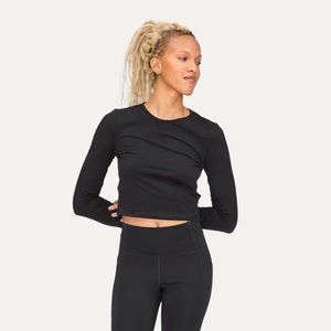 🧘🏼‍♀️Girlfriend ReSet Cropped Long Sleeve in Black